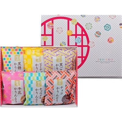 気軽なお返しには、選択肢が多く価格帯も幅広いお菓子類を候補に