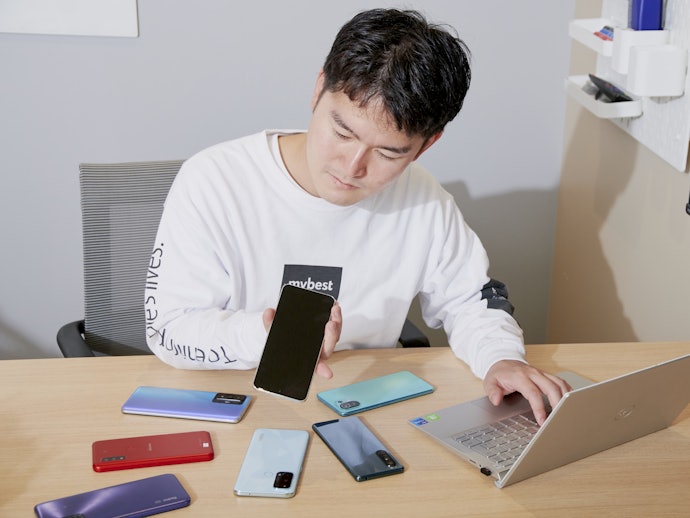 高性能SoC「Snapdragon 8 Gen 1」を搭載。どんなゲームでも快適に遊べる