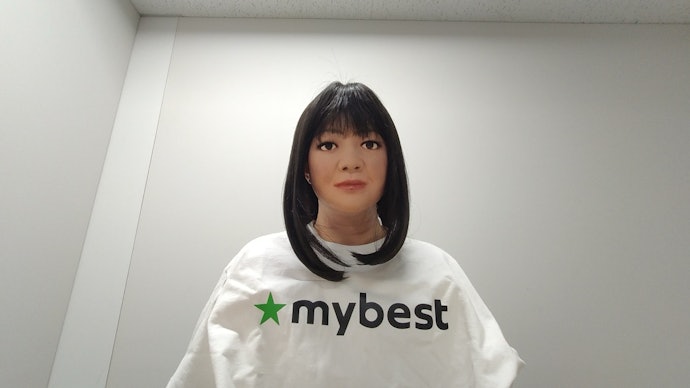 WEBカメラの映りは上々。マイク性能もよく、オンライン会議向き