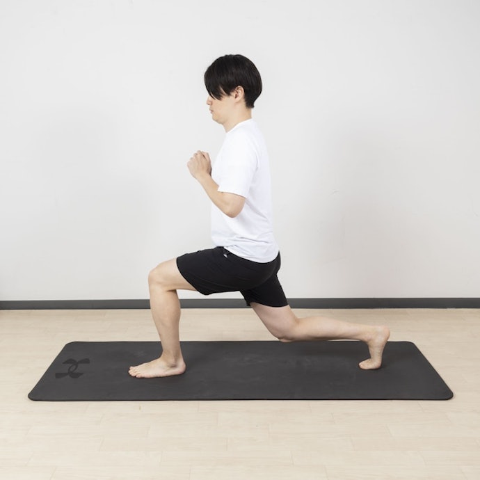 トレーニングマットならコレ!激しい動作でもズレにくく筋トレなどの宅トレにピッタリ