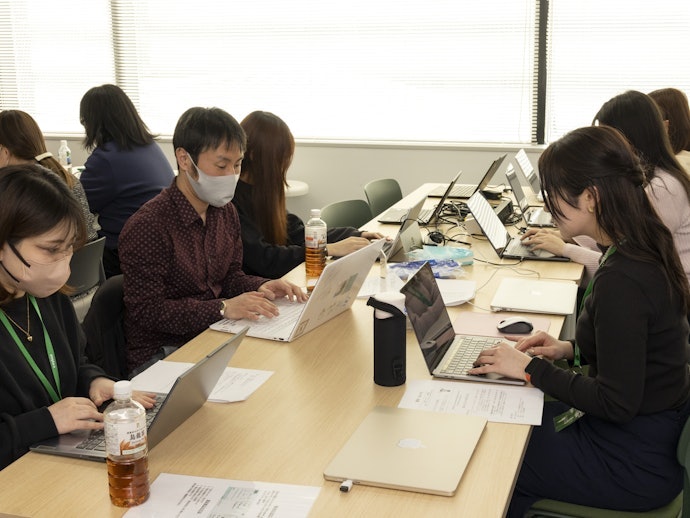 軽やかにタイピングでき、打鍵音も静かだった