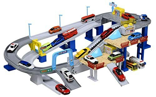 いろいろな車に興味がある子どもには道路セットがマッチ