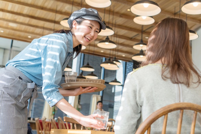 業種ごとの経営戦略が知りたいなら、飲食・小売・サービスなどに絞って探そう