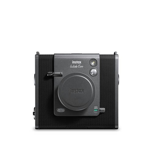 instax WIDE:miniの約2倍の横幅で集合写真や風景に。対応機種の少なさとフィルム代の高さは要注意