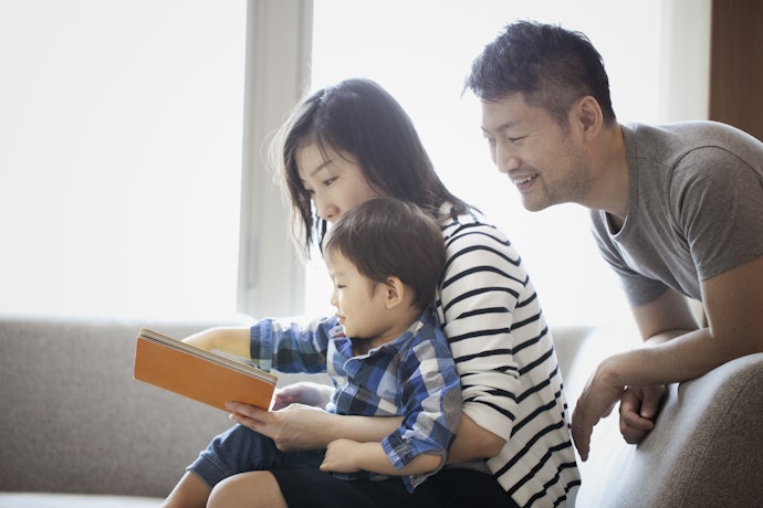 赤ちゃんに読み聞かせるなら、0歳コースや朗読モードがあるサブスクを選択