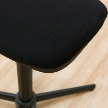 クッションつきの柔らかいもの:長時間座りたい人や腰への負担軽減にもおすすめ
