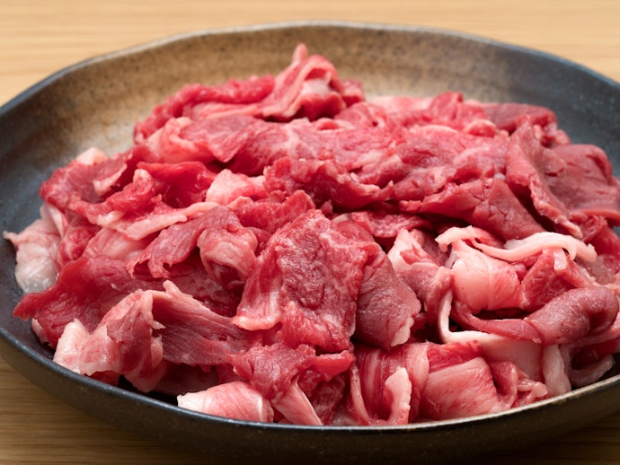 たっぷり食べたいなら切り落としや牛こまが狙い目。毎日の料理に使い回しができて便利