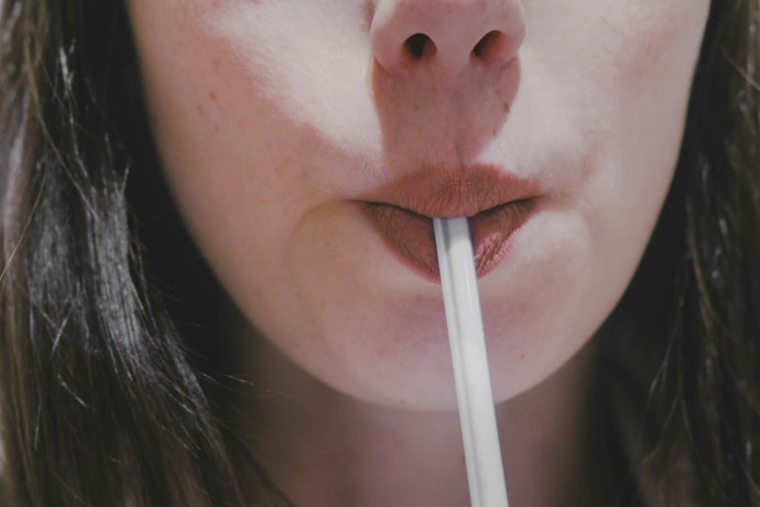 自力で少しずつゆっくり飲みたい人は、ストロータイプがおすすめ