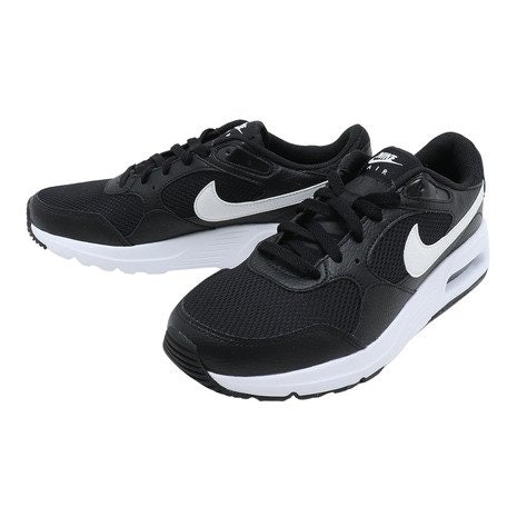 シーンを選ばず履きたいならNIKE