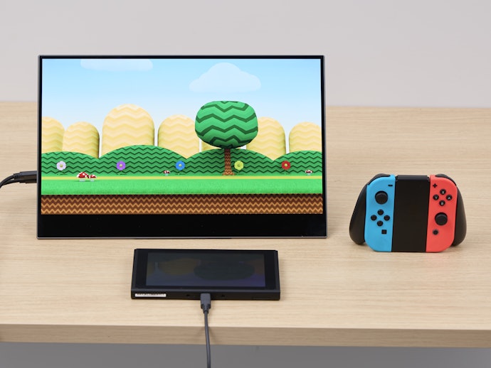 動画やゲームを楽しむなら、スピーカー内蔵が便利。ただし音質はチェックして選ぼう