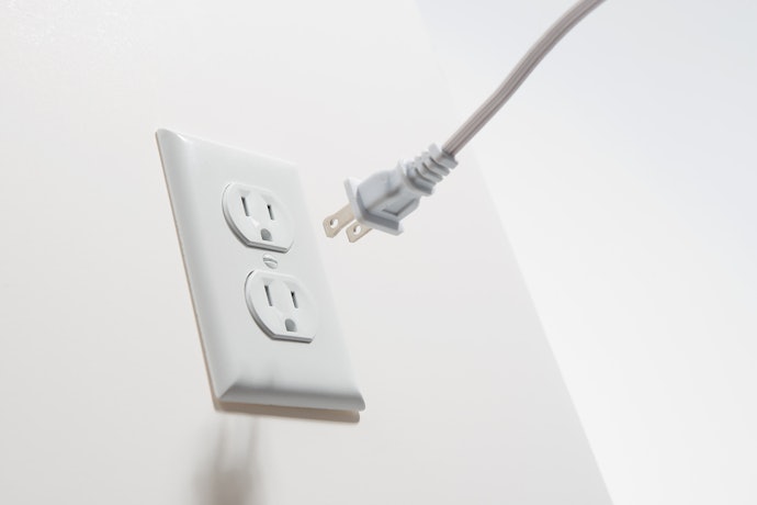 電気湯たんぽはスイッチひとつで使用でき、外出先や職場でも使える