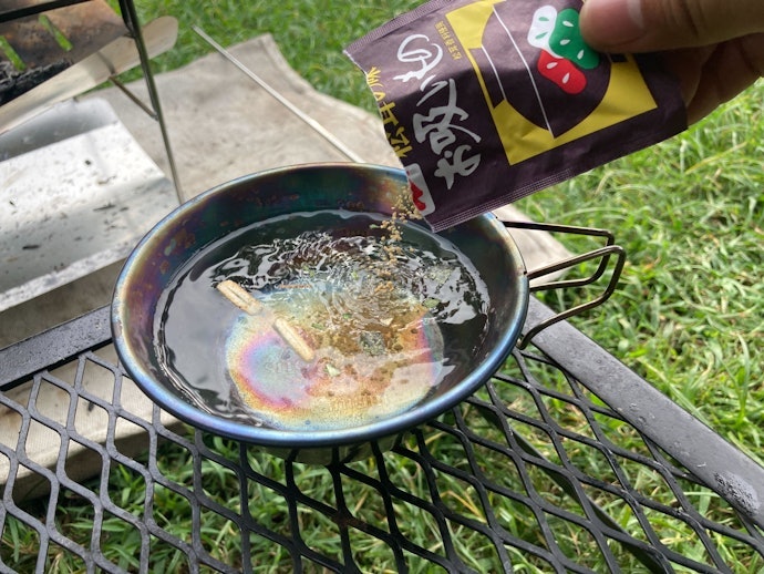 ①お湯を沸かし、お吸いものをつくる