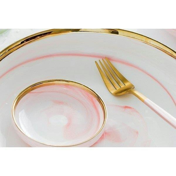 実用性の高いものを贈りたいなら食器がぴったり