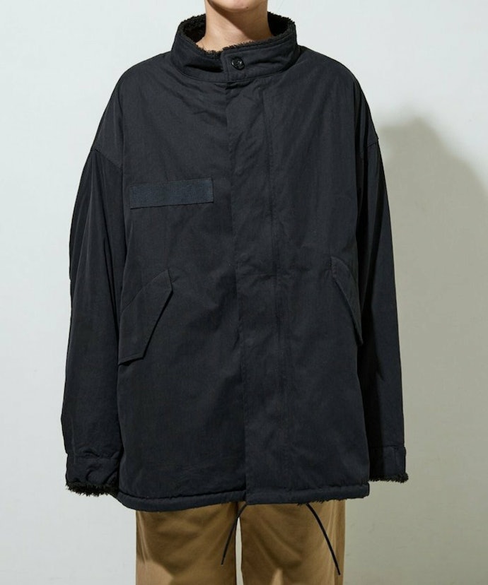 ショート丈なら、どんなボトムスにも合わせやすい