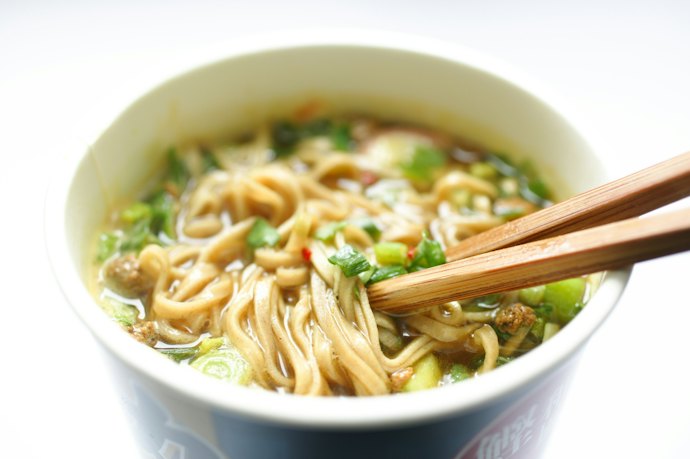 油の量を抑えたいなら、ノンフライ麺がおすすめ