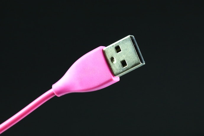作業しながら使いたいならUSB充電式が便利