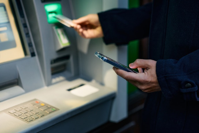 クレジットカードのキャッシング機能を利用する