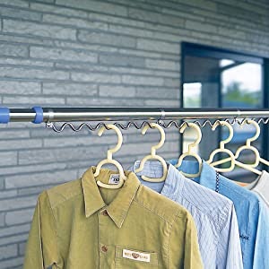 風のあおりが気になるならハンガー掛けがあると便利