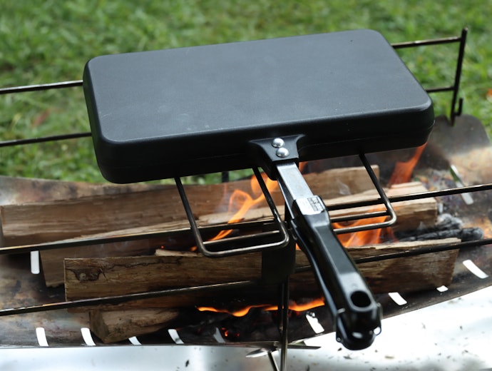④適度にひっくり返しながら焼いて、ベーコンにしっかり焼き目がついたら完成!