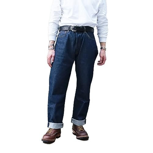 501・505:定番のストレート。シンプルに着こなせる