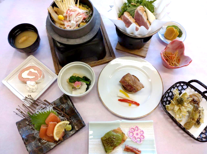 ご当地の味を堪能したいなら料理にこだわる宿を選ぼう