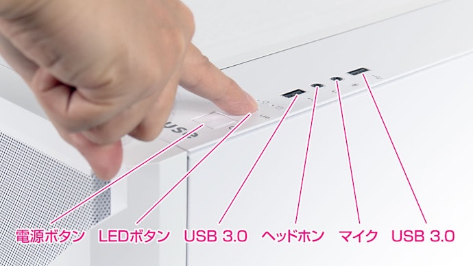 Type-Aが9個・Type-Cが1個。細かい端子はないが、十分使いやすい