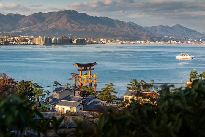 広島西エリアの荘厳な世界文化遺産にふれよう