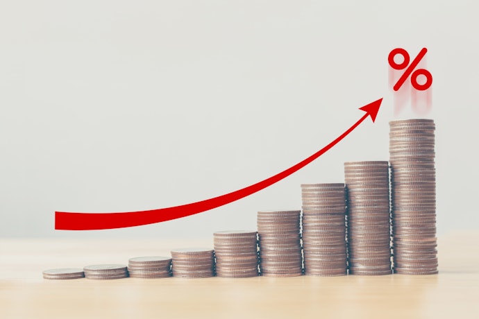 上限金利は18%。無利息期間終了後も継続的に借りる人は利息負担が重い