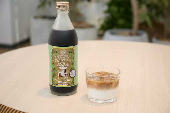 淡白ですっきりとした味わいだが、カフェインレス感がやや気になる…