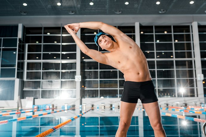 長時間トレーニングするなら、ストレッチ性の高いニット素材に注目