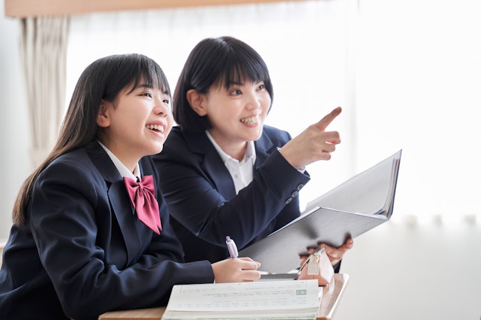 常勤講師や現役医大生チューターがいる、質問しやすい環境を重視しよう
