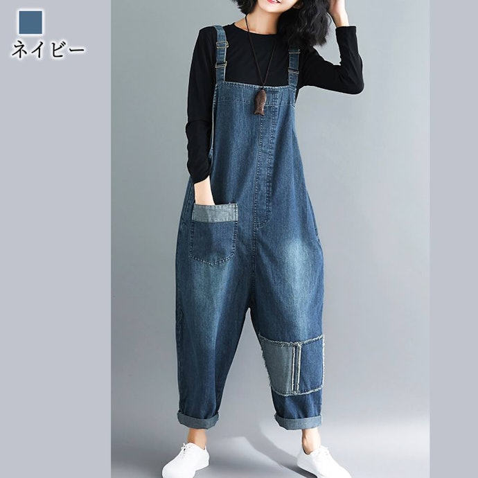 ヒップや太ももが気になる人は、ゆったりめのシルエットをチェック