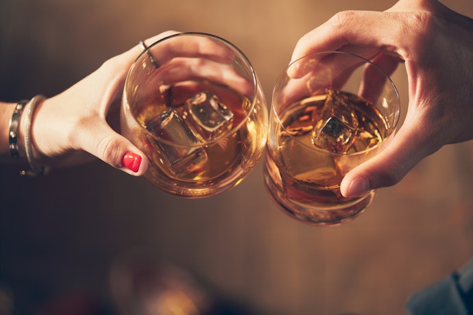 ブレンデッドウイスキー:迷ったらこれ。飲みやすさと香味のバランスがよい