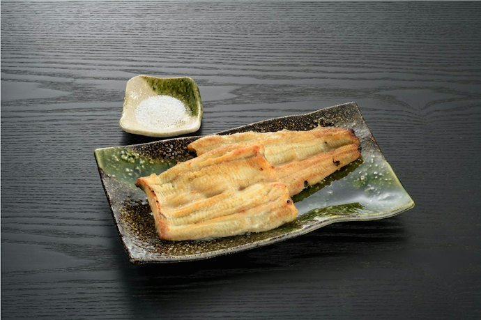 お酒好きは白焼きや一品料理がおいしい「天龍」や「うな藤」を選ぼう