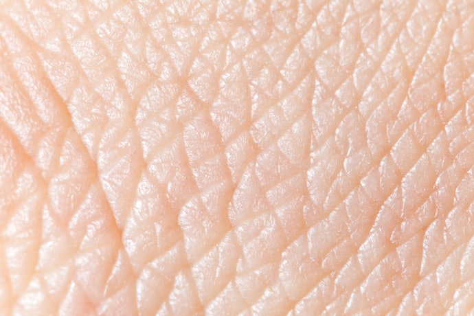 女性へのお土産なら、化粧水やクリームなど「温泉コスメ」に注目