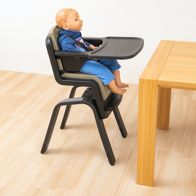 新品未使用】ヌナ nuna ハイチェア ベビーチェア ピューター 新品未使用】ヌナ nuna ハイチェア ベビーチェア ピューター