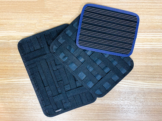 ゴムバンド型:ペンやコード類の収納に。カバンからも取り出しやすい