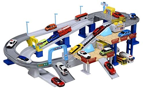 いろいろな車に興味がある子どもには道路セットがマッチ