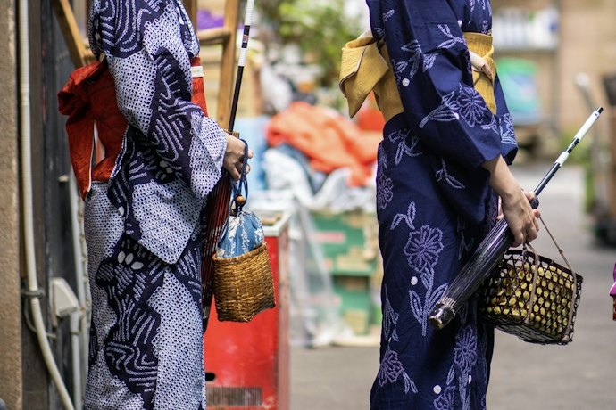 ふくよかさんは、縦のラインを施した濃いめのデザイン