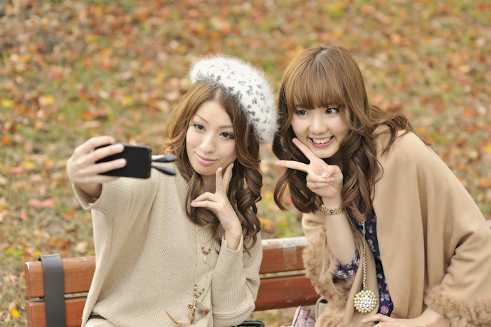 自撮りをするなら「シェイプ機能」が必須!かわいくデコれるアプリがおすすめ