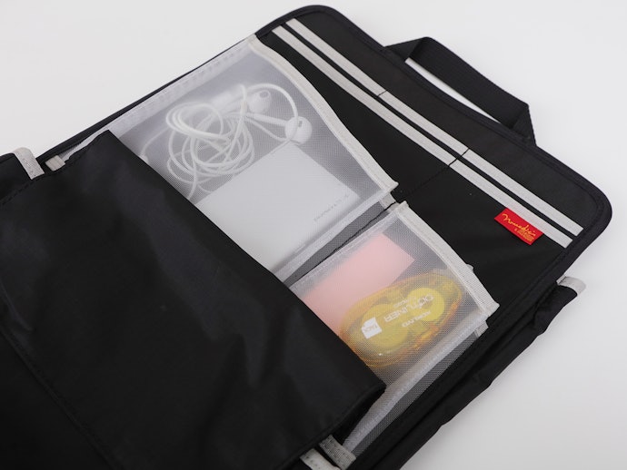 メッシュ素材なら収納物が一目瞭然