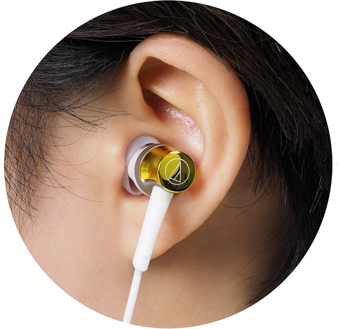 ぴったりフィットして音漏れしにくいものがよいなら、カナル型をセレクト
