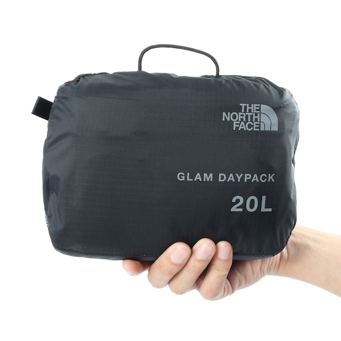 収納サイズは若干大きめ。登山用のアタックザックとしてはかさばる