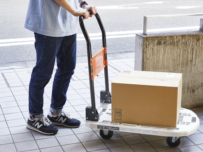 荷物が滑らず荷崩れしにくい。押しても引いてもまっすぐ進む
