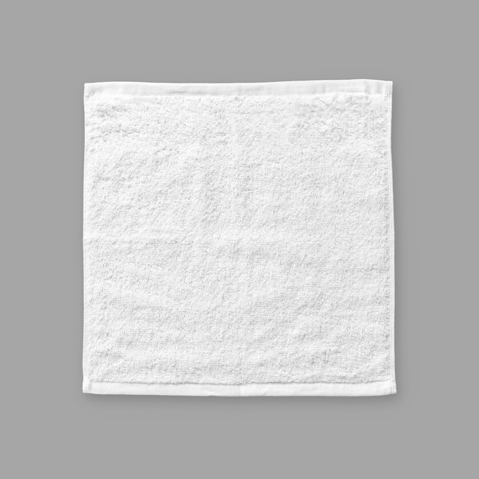 新生児期や寝かせて拭くなら80×80cmサイズの正方形が使いやすい