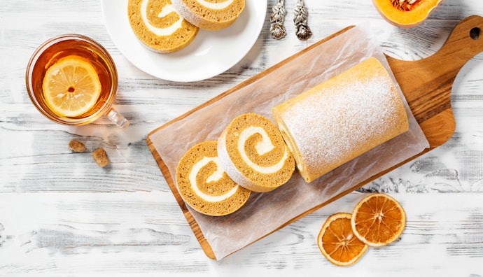 ロールケーキやパウンドケーキ:強い絆を表すお菓子。種類が豊富で選びやすい