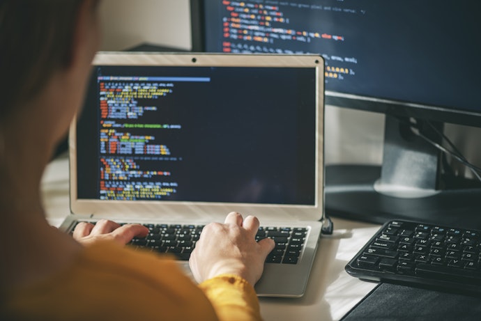 高校生なら上級者向けのプログラミング言語が学べる教室もおすすめ