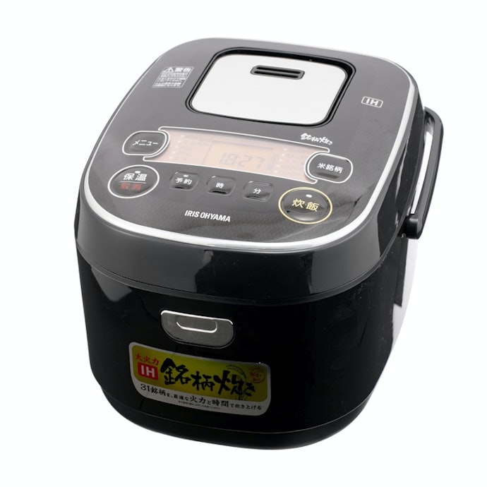 内釜を発熱させて炊くIH式。 安さとおいしさを兼ね備えたモデル(価格:約8千~5万円)