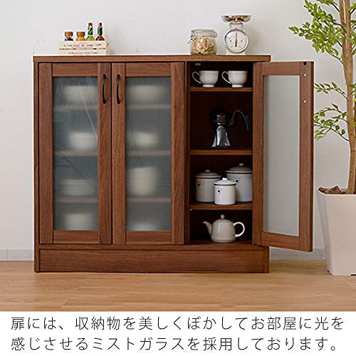 大きなお皿や鍋が多いなら、開き戸も検討