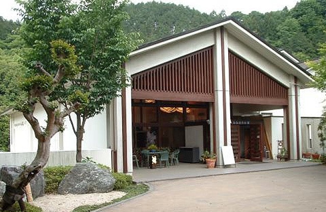 アウトドアを楽しみたい人は「夕やけ小やけふれあいの里」周辺をチェック